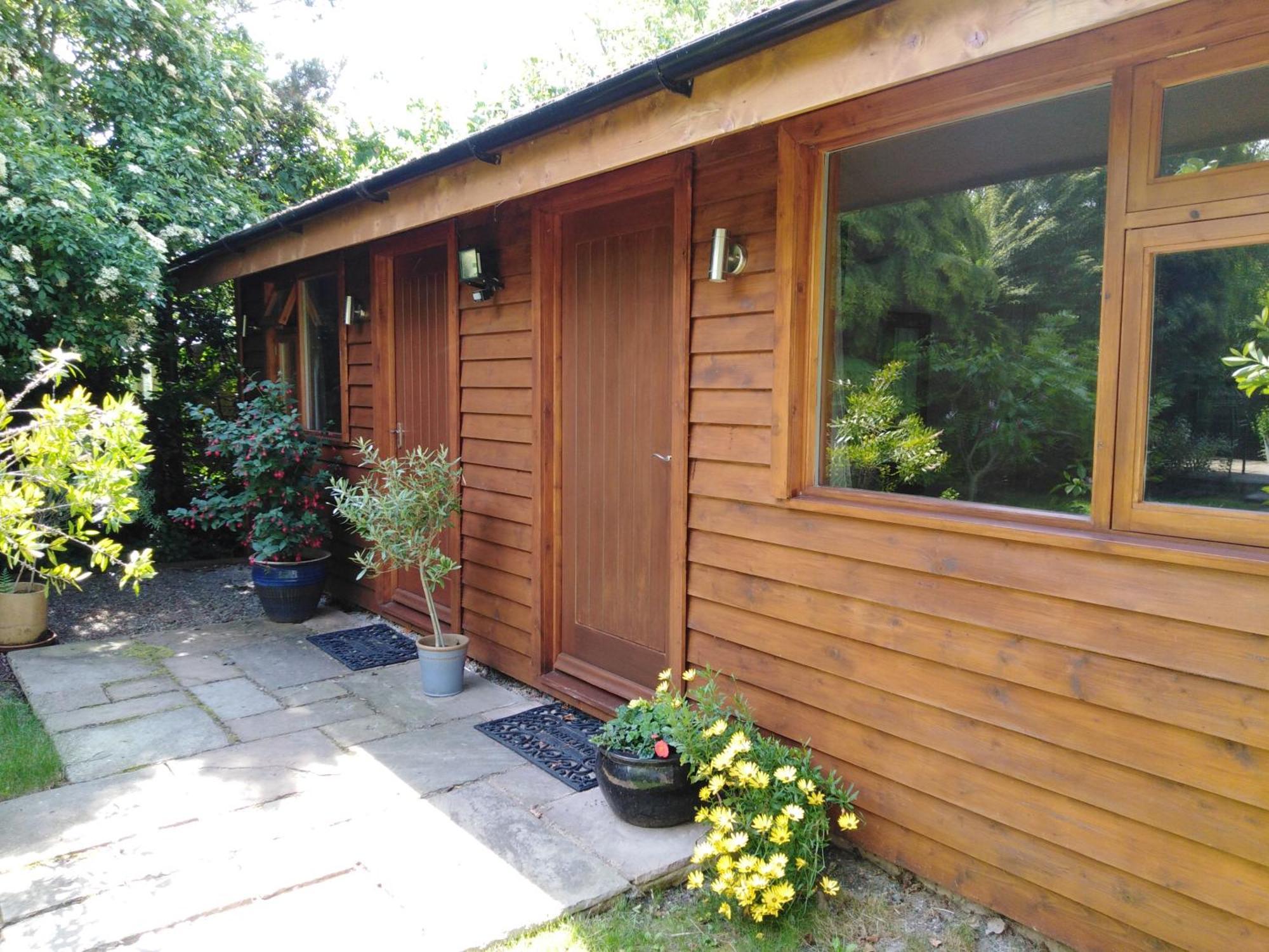 Manor Garden Lodge Wirral Zewnętrze zdjęcie